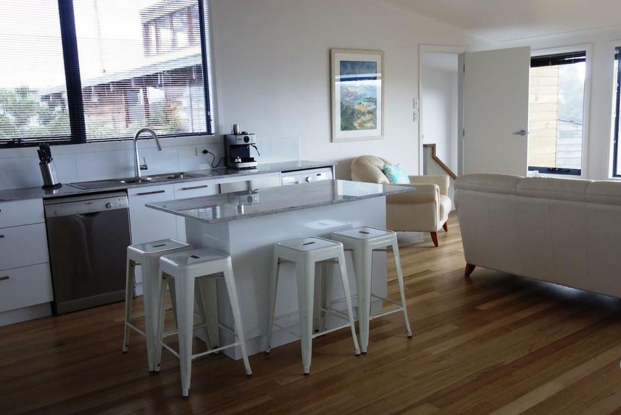 The Loft @ Bay Of Fires Seascape Apartment Binalong Bay Bagian luar foto