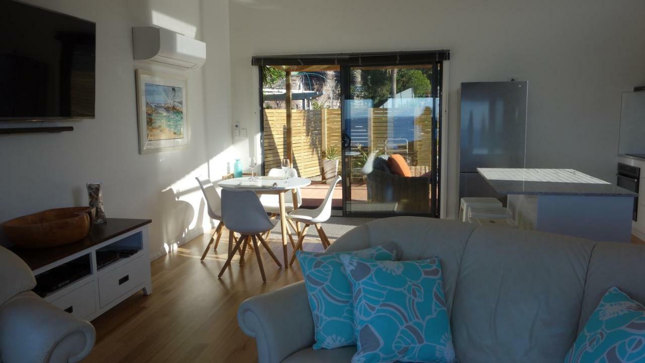 The Loft @ Bay Of Fires Seascape Apartment Binalong Bay Bagian luar foto
